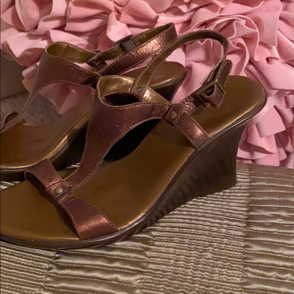 🧡 Wedge sandals for Fall!